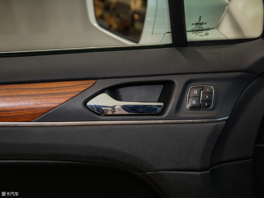 2017ֿMKC 2.0T ǰ(q)Ű