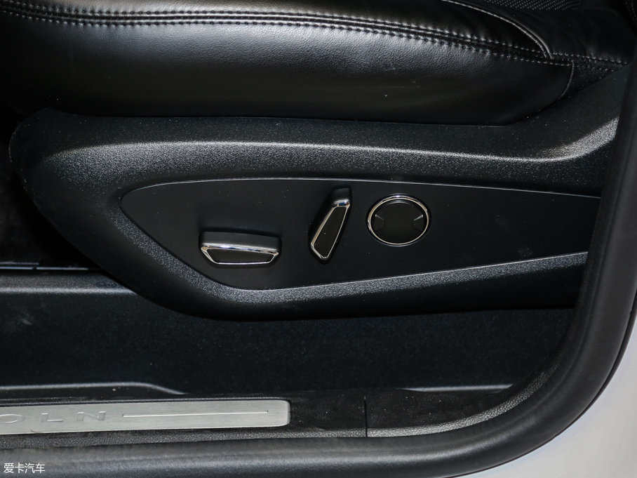 2017ֿMKC 2.0T ǰ(q)Ű