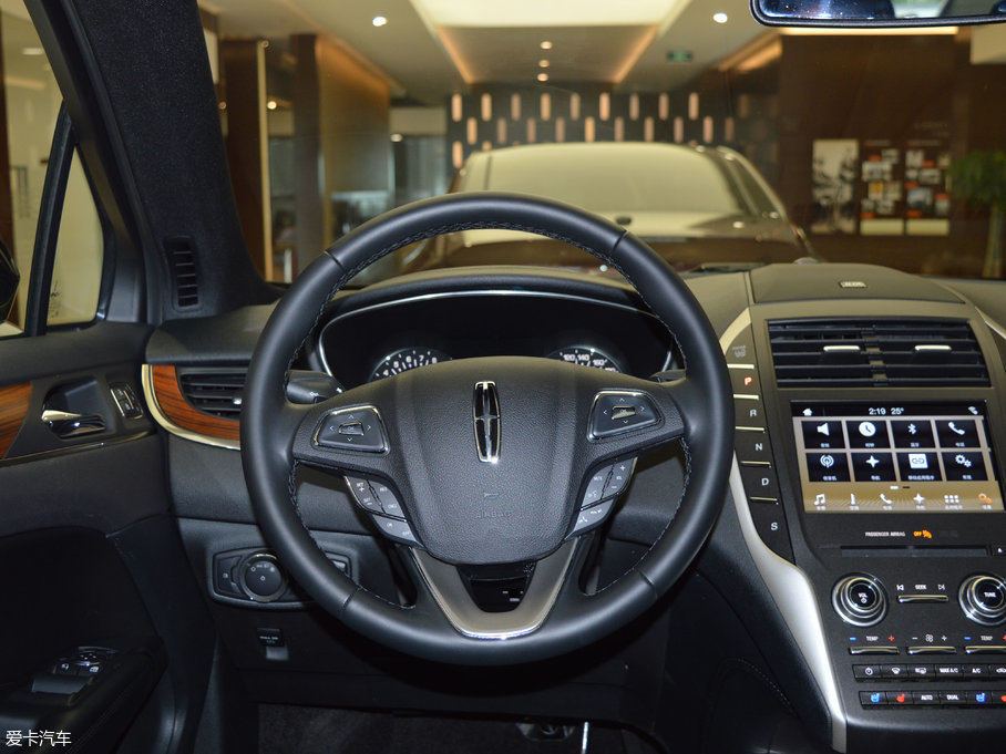 2017ֿMKC 2.0T ǰ(q)Ű