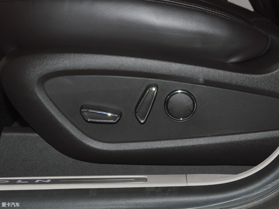 2017ֿMKC 2.0T ǰ(q)Ű