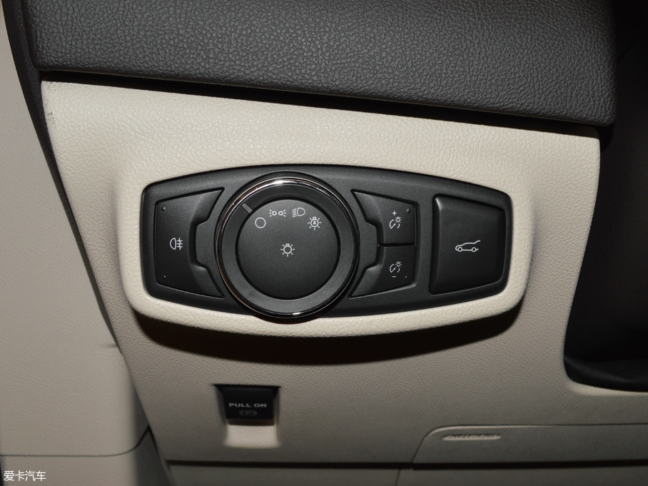 2017ֿMKC 2.0T ǰ(q)Ű