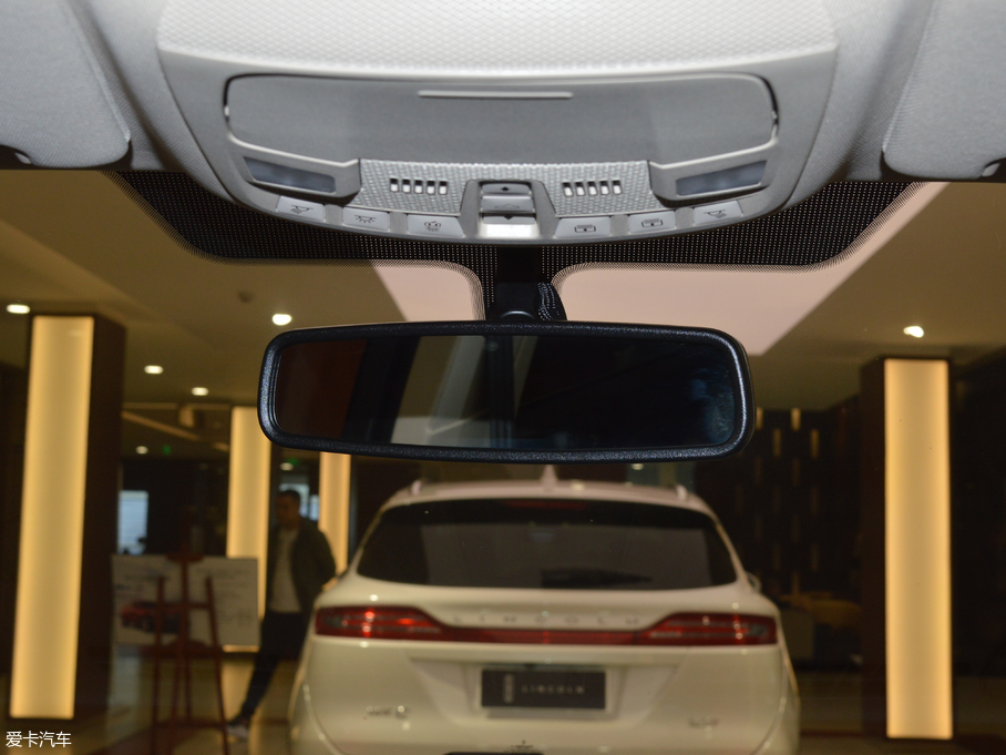 2017ֿMKC 2.0T ǰ(q)Ű