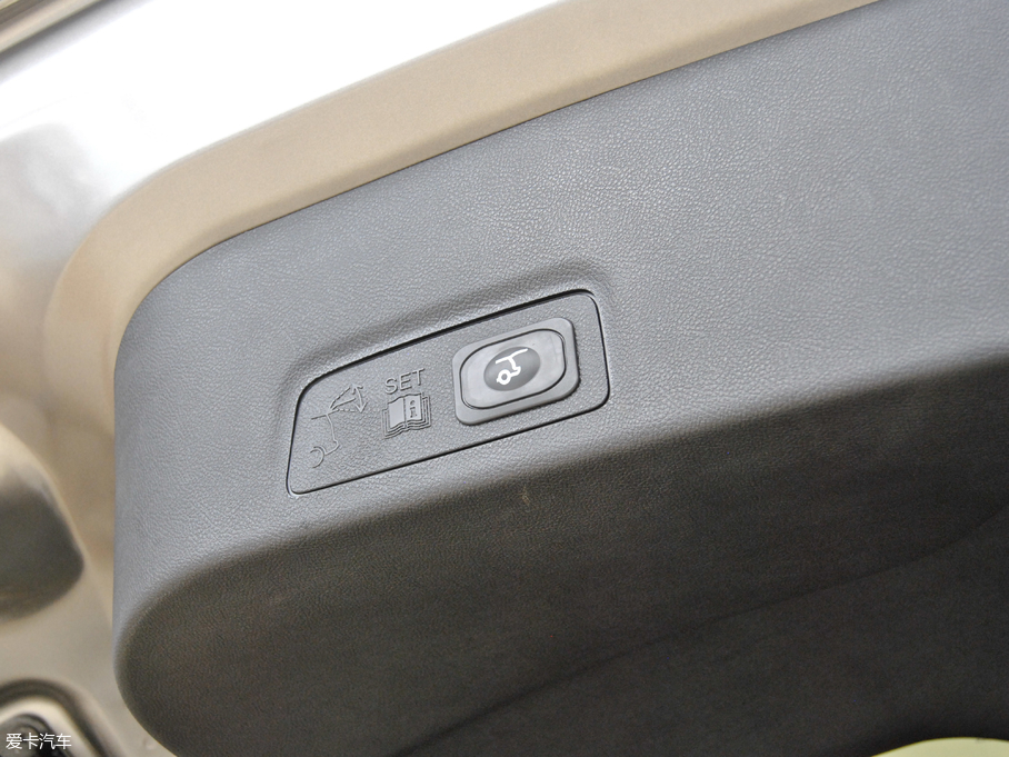 2017ֿMKC 2.0T ǰ(q)