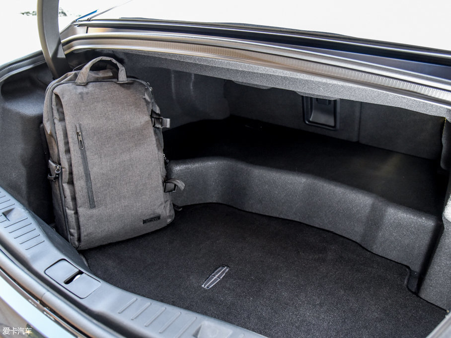 2017ֿMKZ Hτ(dng) 2.0L ǰ(q)ҫ