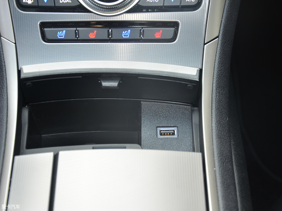 2017ֿMKZ Hτ(dng) 2.0L ǰ(q)Ű