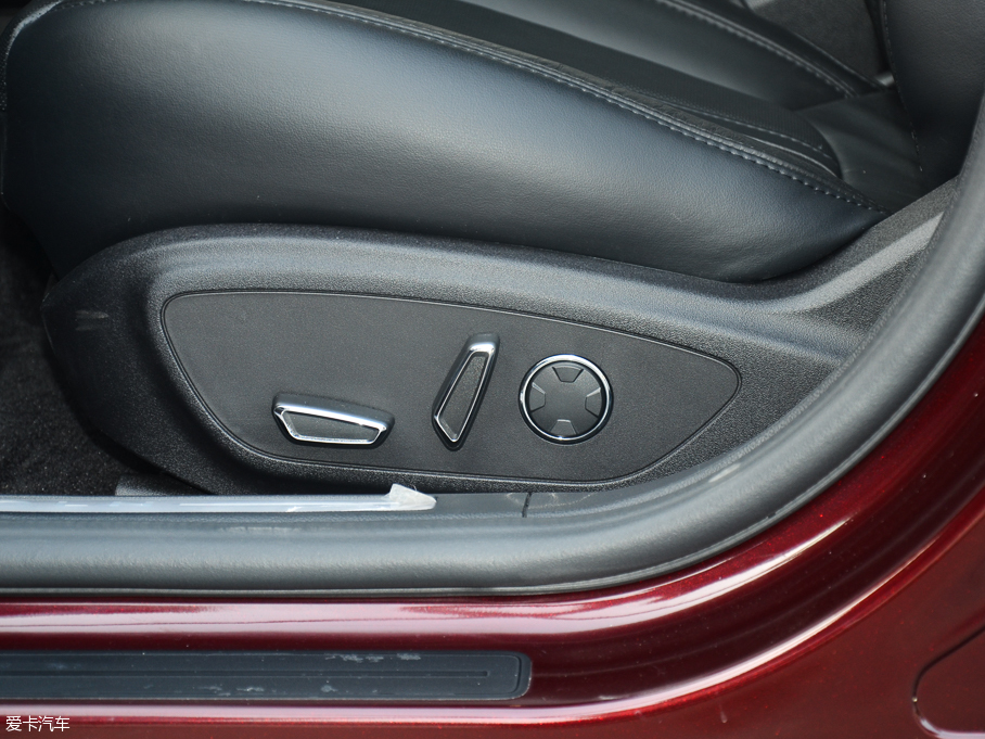 2017ֿMKZ Hτ(dng) 2.0L ǰ(q)Ű