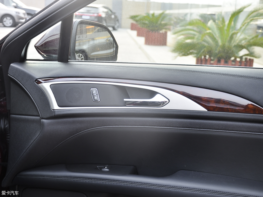 2017ֿMKZ Hτ 2.0L ǰ(q)Ű