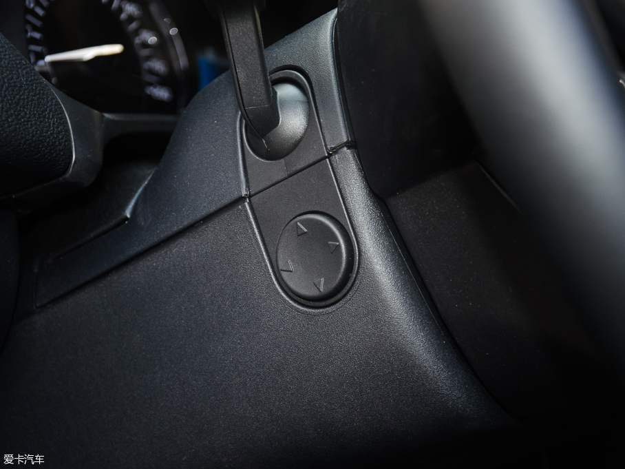 2017ֿMKZ Hτ(dng) 2.0L ǰ(q)Ű