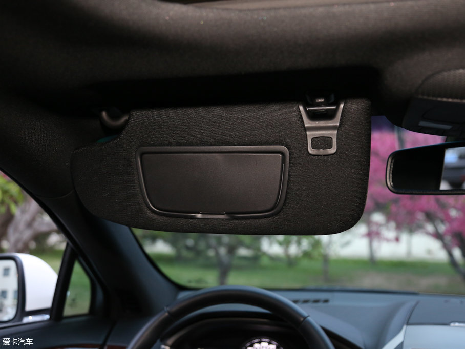 2017ֿMKZ Hτ(dng) 2.0L ǰ(q)ҫ