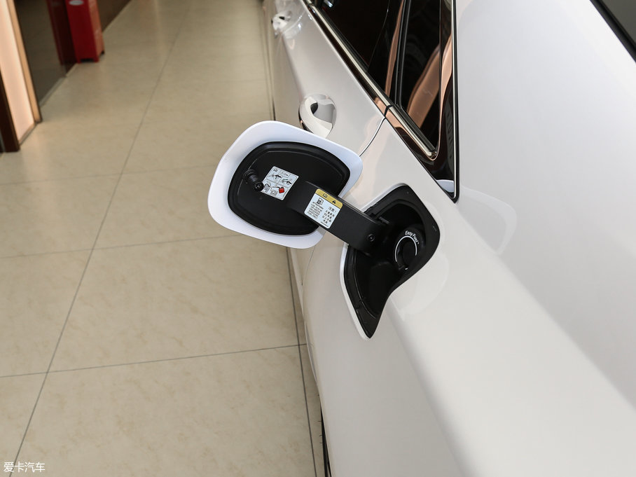 2017ֿMKZ Hτ(dng) 2.0L ǰ(q)Ű