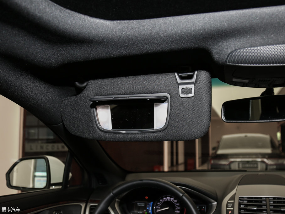 2017ֿMKZ Hτ(dng) 2.0L ǰ(q)Ű