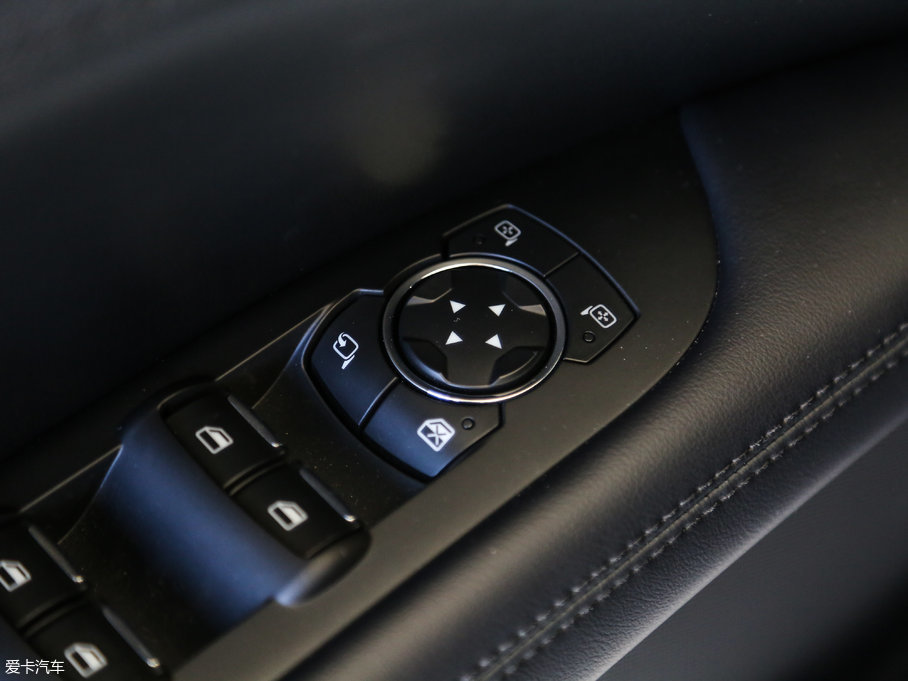 2017ֿMKZ Hτ(dng) 2.0L ǰ(q)Ű