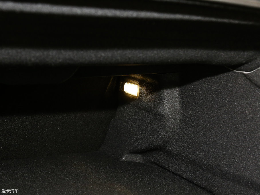 2017ֿMKZ Hτ(dng) 2.0L ǰ(q)Ű