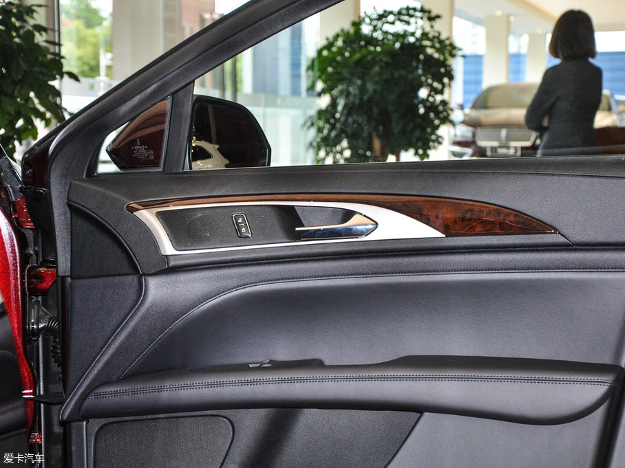 2017ֿMKZ Hτ(dng) 2.0L ǰ(q)