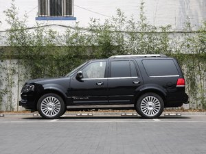2017款3.5T AWD 正侧（左）