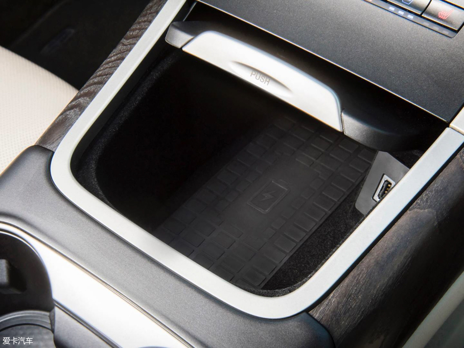 2019 (M) 2.7T ҫ VI