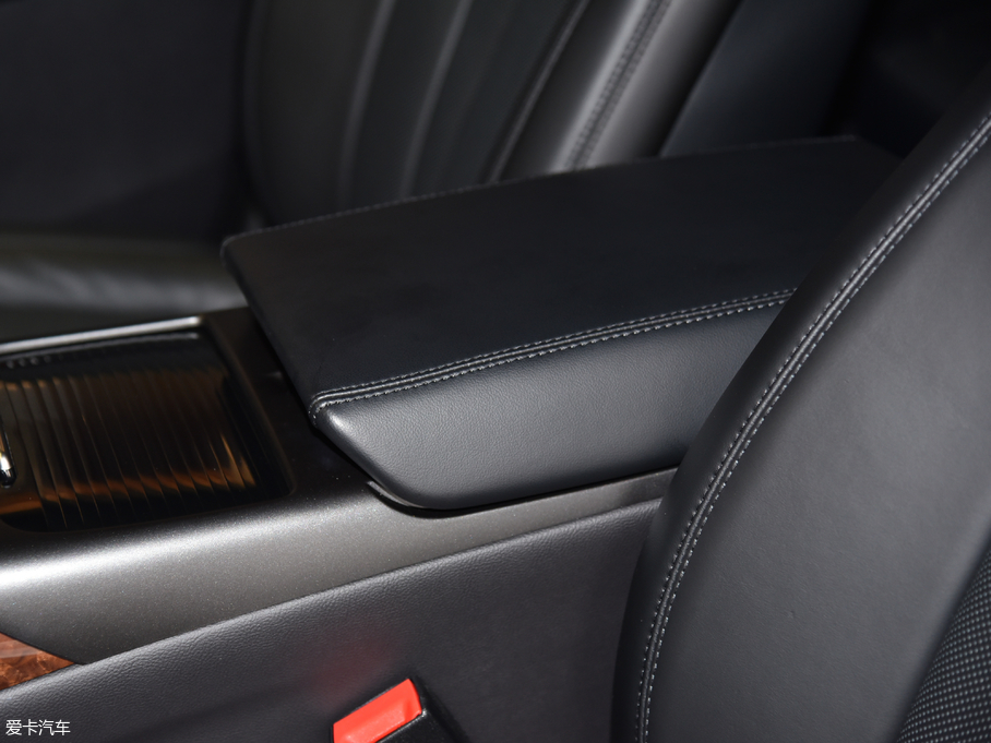 2019 (M) 2.0T Ű VI