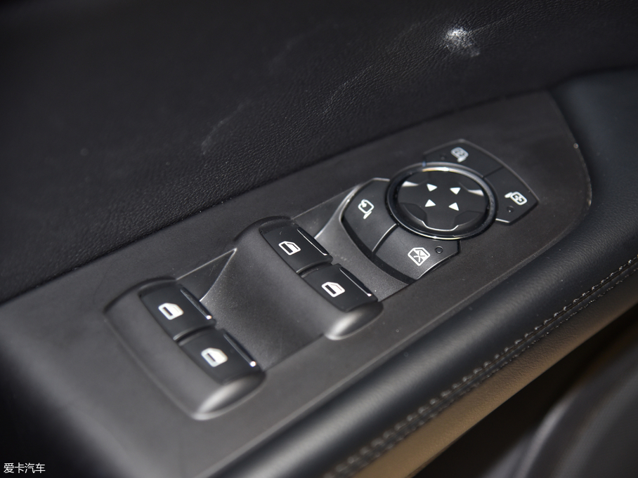 2019 (M) 2.0T Ű VI