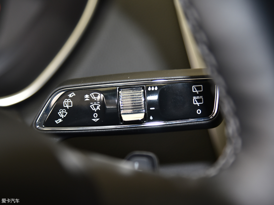 2019 (M) 2.0T Ű VI