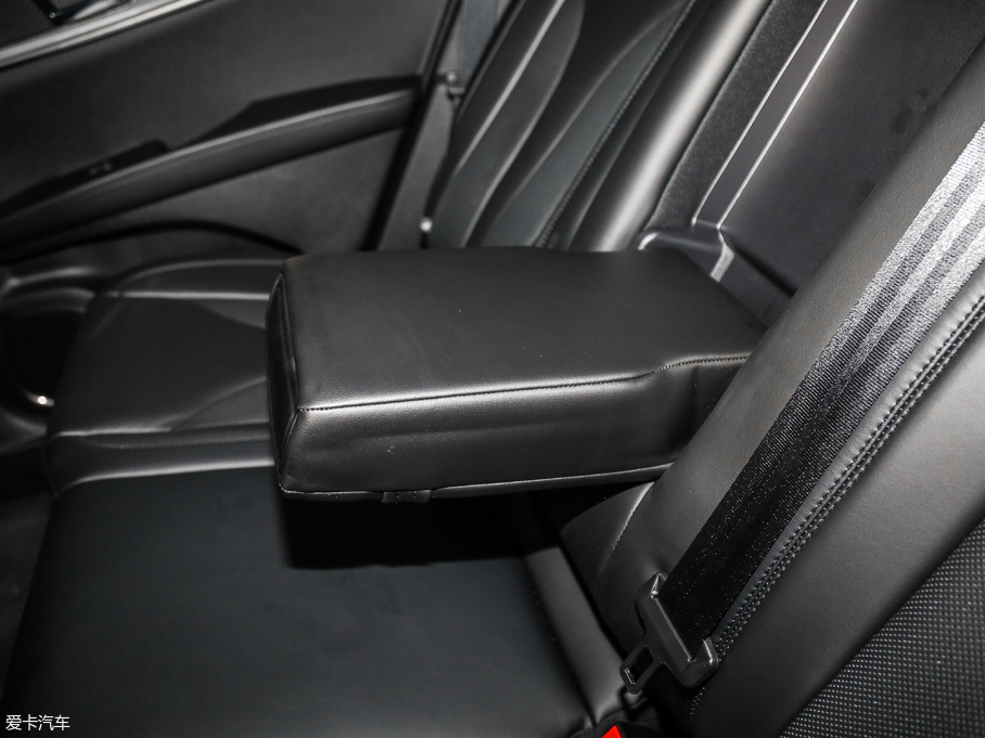 2019 (M) 2.0T Ű VI