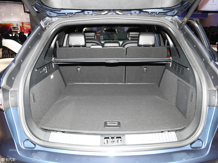 2019 (M) 2.7T ҫ V