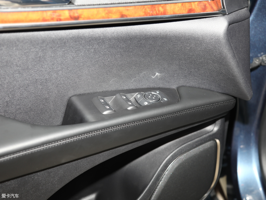 2019 (M) 2.7T ҫ V