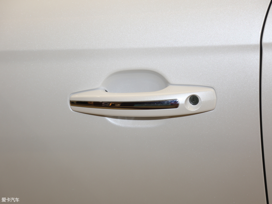 2019 (M) 2.0T Ű V