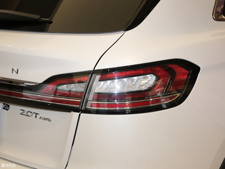 2019 (M) 2.0T Ű V