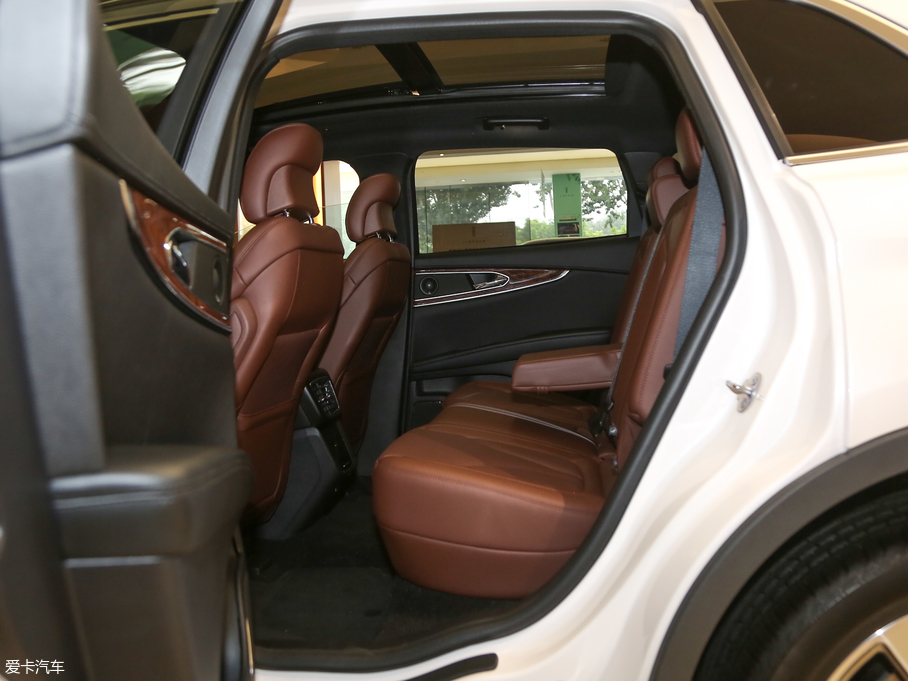 2019 (M(jn)) 2.0T (q)Ű V