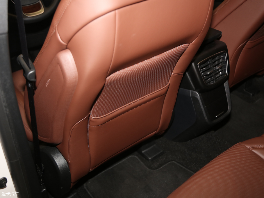 2019 (M) 2.0T Ű V