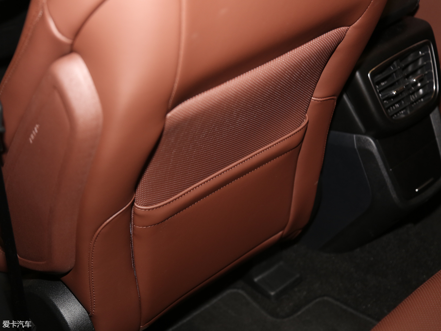 2019 (M) 2.0T Ű V