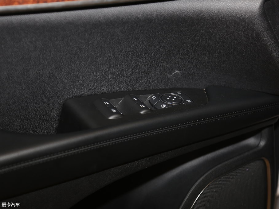 2019 (M(jn)) 2.0T (q)Ű V