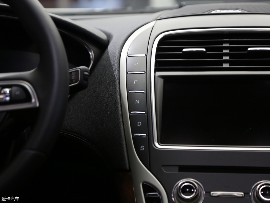 2019 (M(jn)) 2.0T (q)Ű V