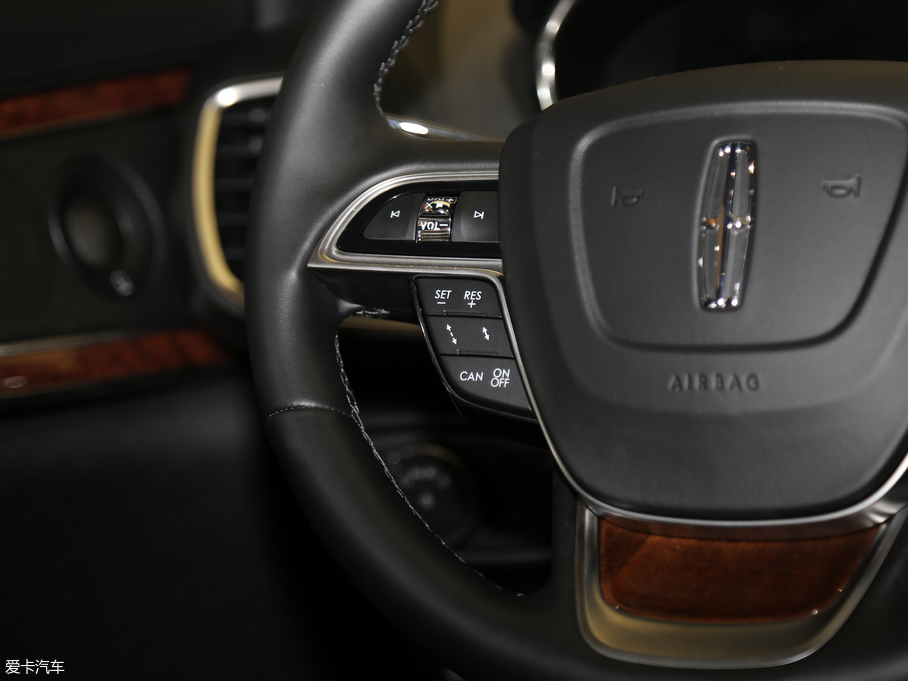 2019 (M) 2.0T (q)Ű V