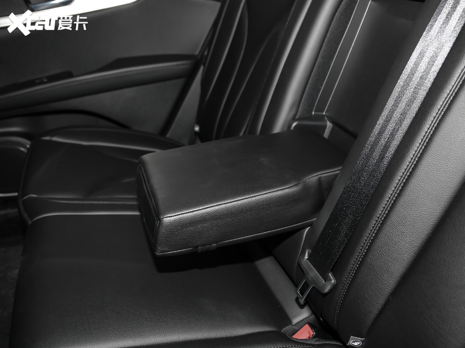 2019 (M) 2.0T 𐂰 VI