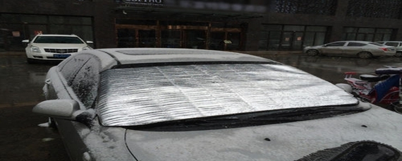 冬天车玻璃上的霜怎么快速去除？