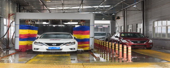 加油站自动洗车伤车吗？