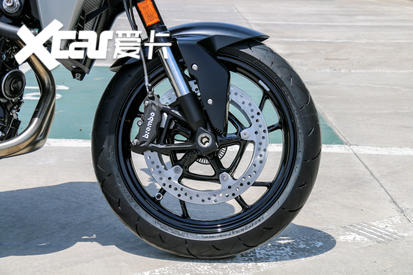 宝马F 900 R