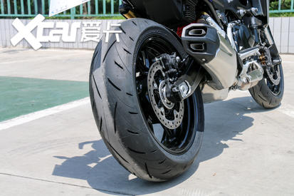 宝马F 900 R