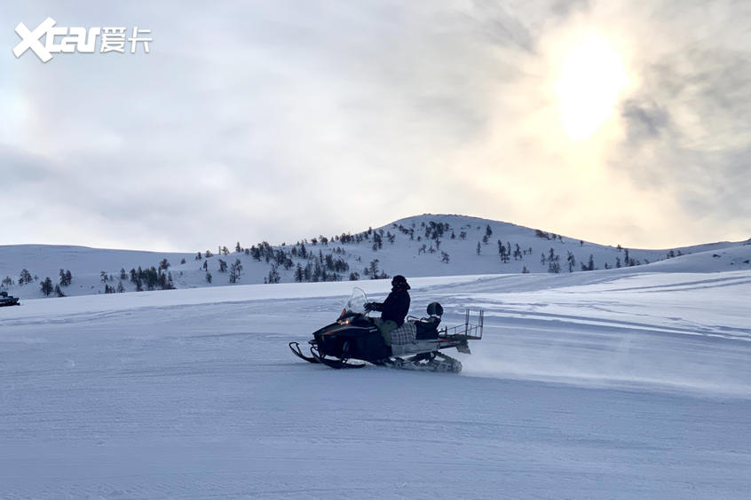 庞巴迪雪地摩托