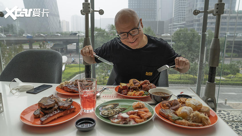 美食探店；自驾游