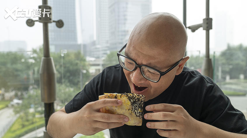 美食探店；自驾游
