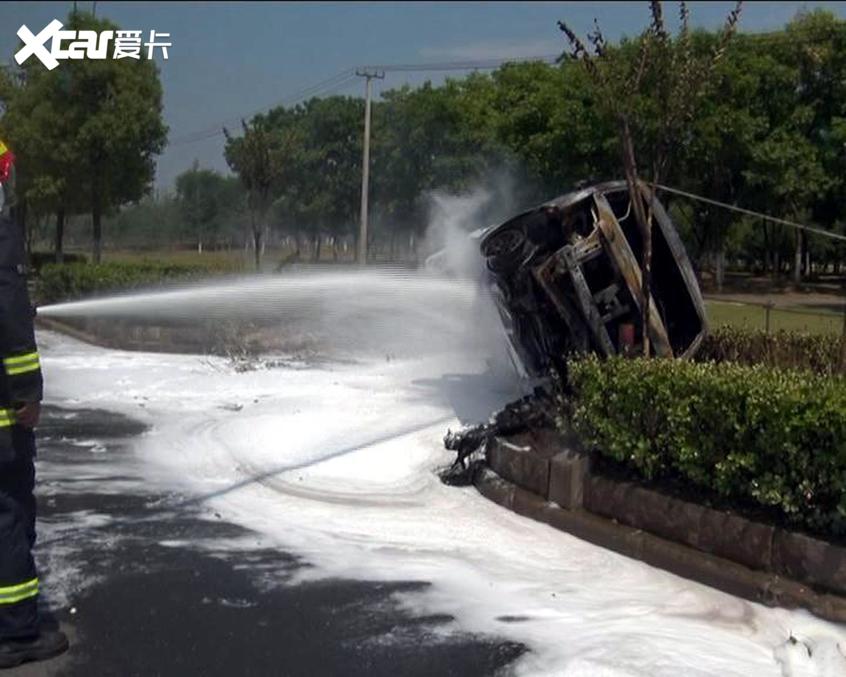 面对车辆自燃这些处置方法你Get到了吗