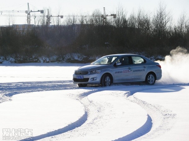 挑战极寒城市 爱卡冰雪试驾全新爱丽舍