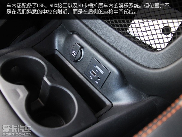 实拍2015款道奇蝰蛇SRT