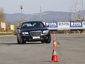 表现足够从容 测试克莱斯勒300C 3.0L