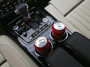 内敛而不外露 体验进口大众辉腾4.2L V8