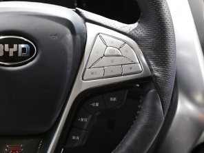 全新三擎四驅(qū)雙模SUV 車(chē)展實(shí)拍比亞迪元