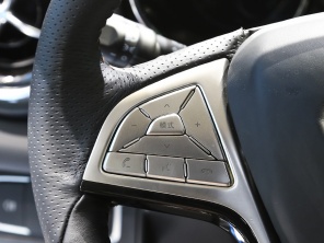 全新三擎四驅(qū)雙模SUV 車(chē)展實(shí)拍比亞迪元