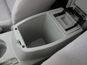 2009款2.4L 四驱汽油豪华版 空间座椅
